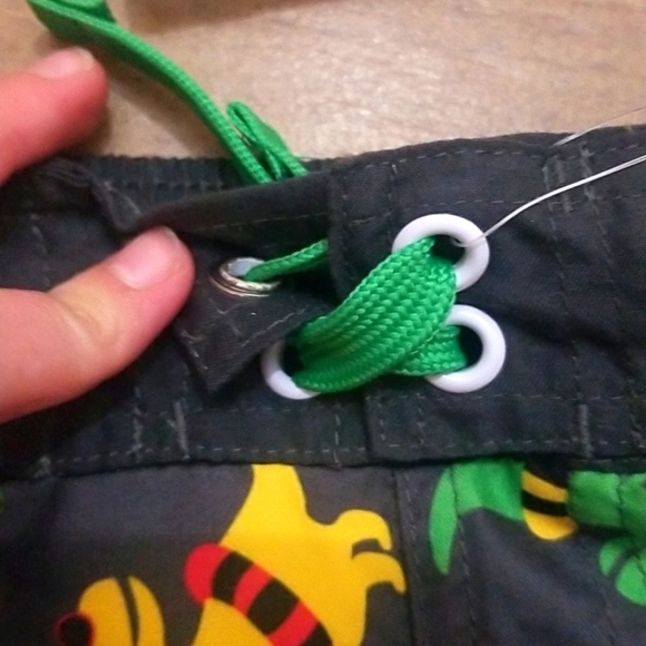 Boys 2t Swim Trunks With Dinosaur Print NWOT - Picture 6 of 9